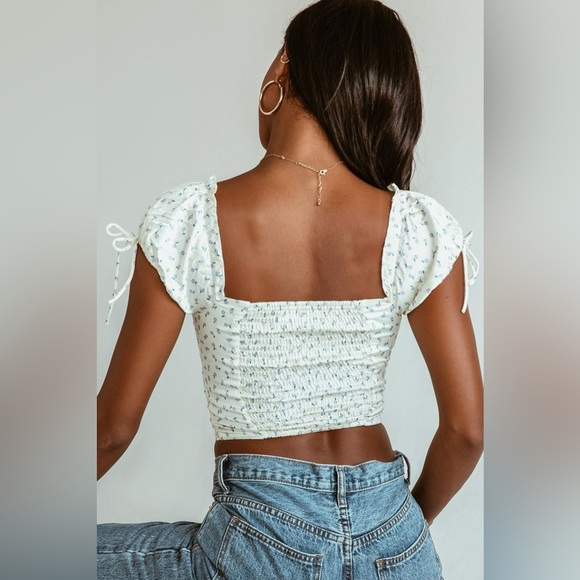 Princess Polly Top Women’s Size 8 US Light Yellow Lilac Floral Crop Puff Sleeves - Picture 13 of 15